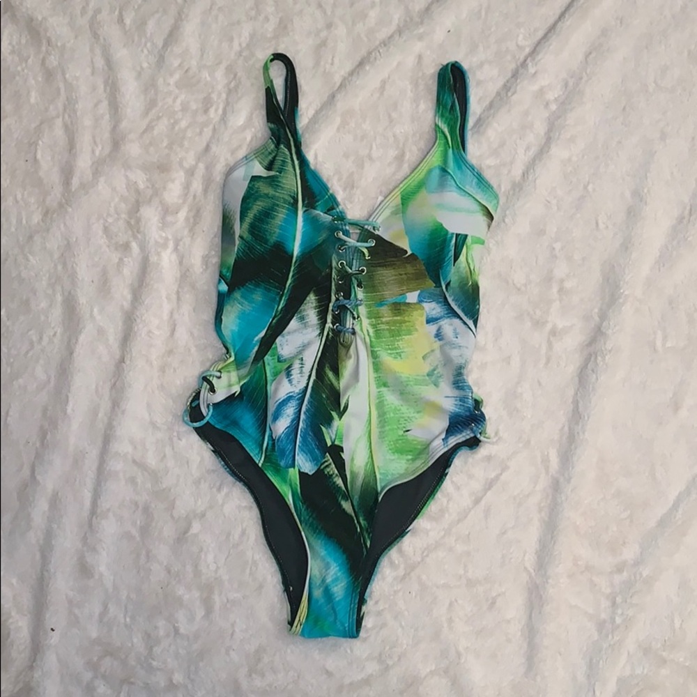 New tinibikini